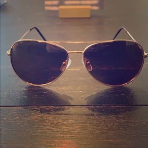 Rose gold framed aviator sunglasses